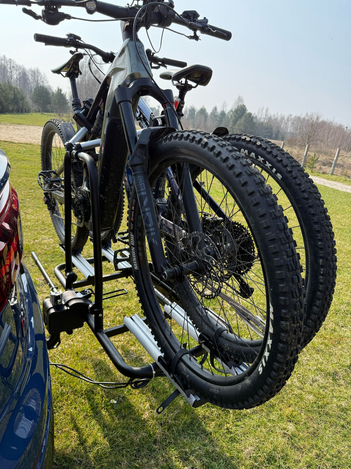 Porte-vélos GEPCO pour 2 vélos Porte-vélos arrière pour vélos électriques avec barre de remorquage 60 kg